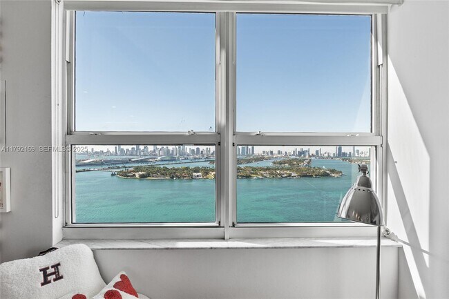 Building Photo - 650 West Ave