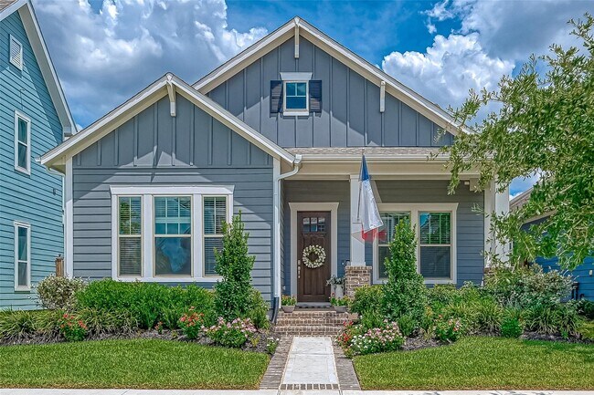 Building Photo - 17026 Canosa Dr