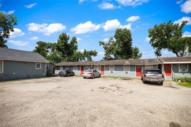 Building Photo - 13928 Bandera St