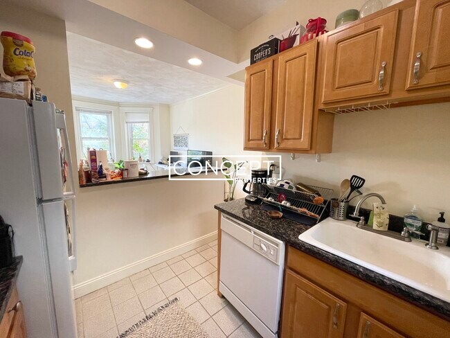 Building Photo - 195 Park Dr