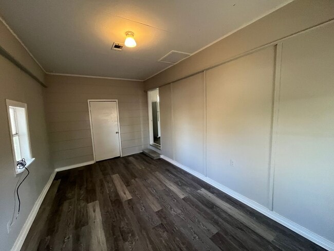 Building Photo - Welcome Home – Comfort Meets Convenience. Call to ask about the Move-in Special!!!