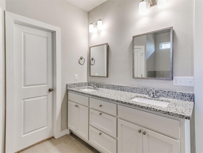 Building Photo - 8325 NW 163rd Ter