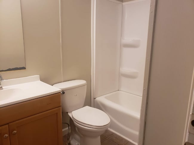 Building Photo - 2084 White Pine M H P Rd