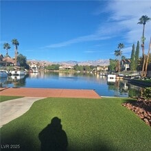 Building Photo - 8700 Captains Pl