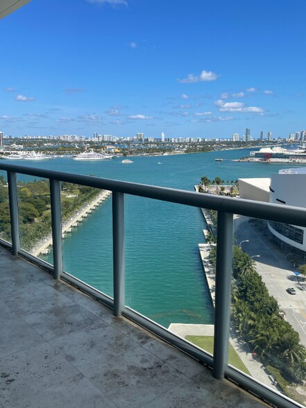 Building Photo - 888 Biscayne Blvd