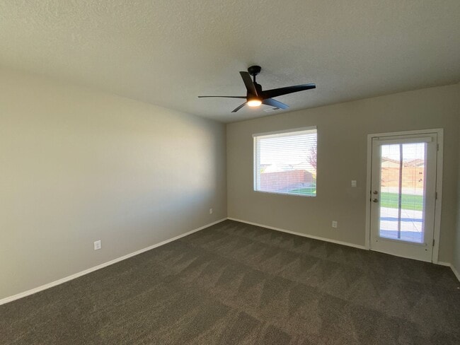 Building Photo - 3 Bedroom Single Story Home Available Near...