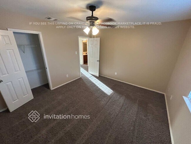 Building Photo - 250 Hilltop Dr