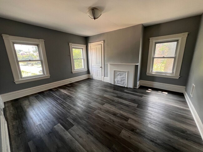 Building Photo - 505 Dawson Ave