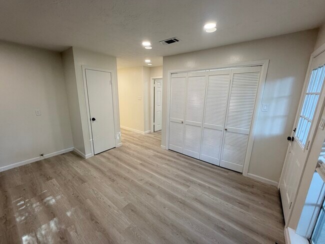 Building Photo - 9506 Wellsworth Dr