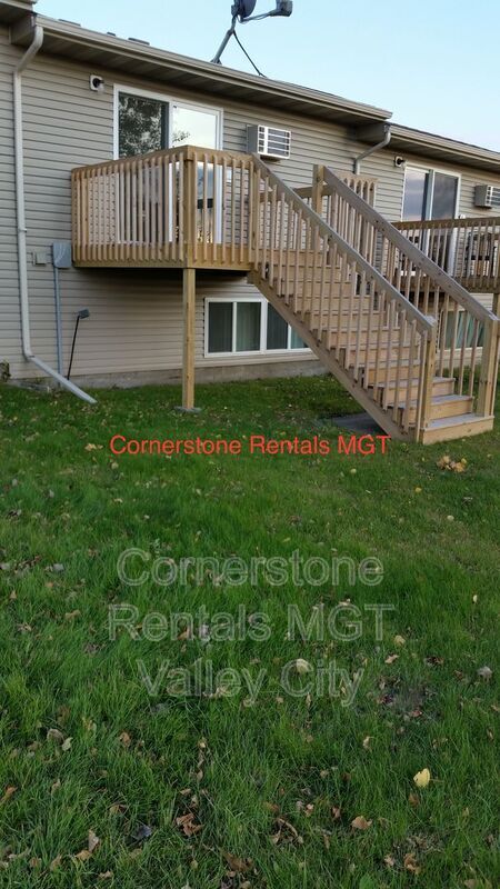 Building Photo - 918 9th Ave SE