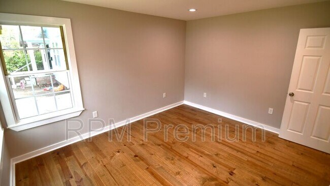 Building Photo - 4706 Mohican St