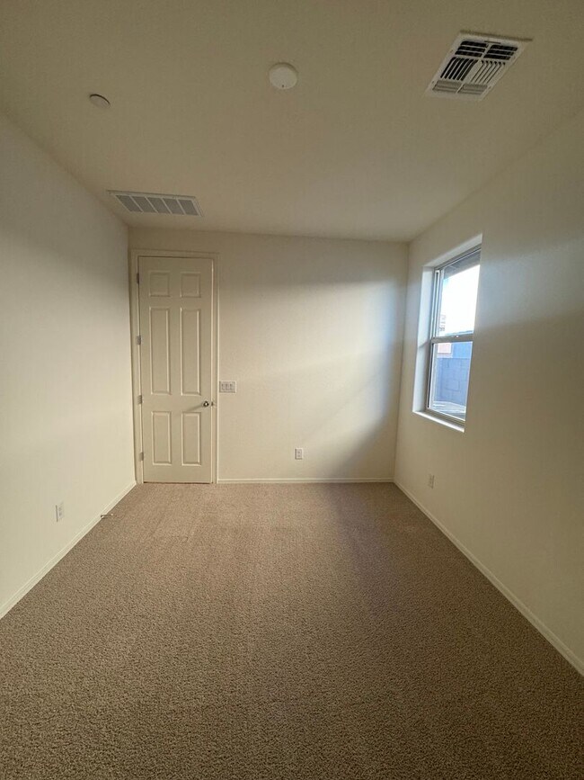 Building Photo - BRAND NEW HOME IN VISTANCIA