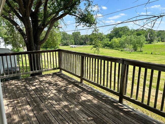 Building Photo - Spacious 4 Bedroom Home with Basement, Clo...