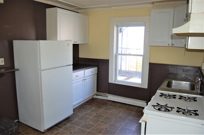 Building Photo - 57 Methuen St
