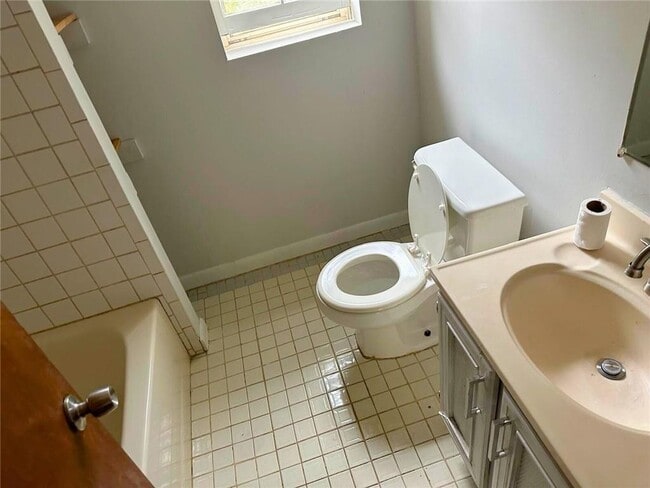 Building Photo - 4016 Shady Oak Ct