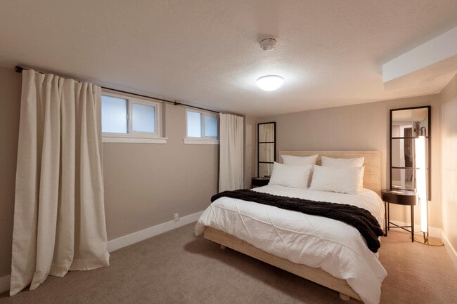 Building Photo - 1139 E Sherman Ave