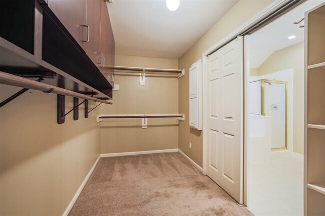 Building Photo - 7726 Trophy Pl Dr