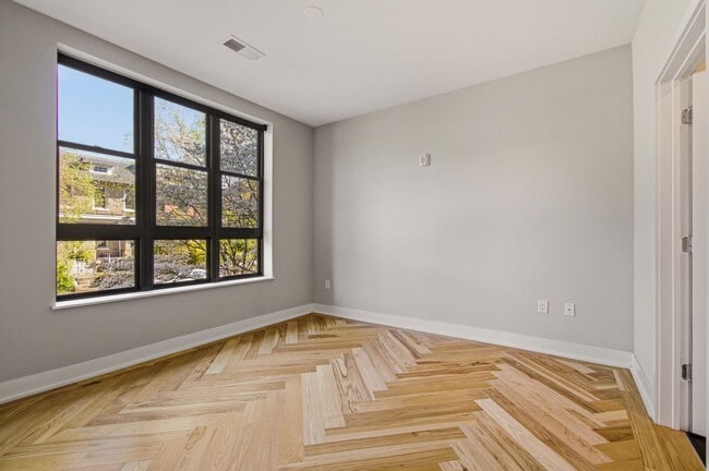 Building Photo - 1345 K St SE