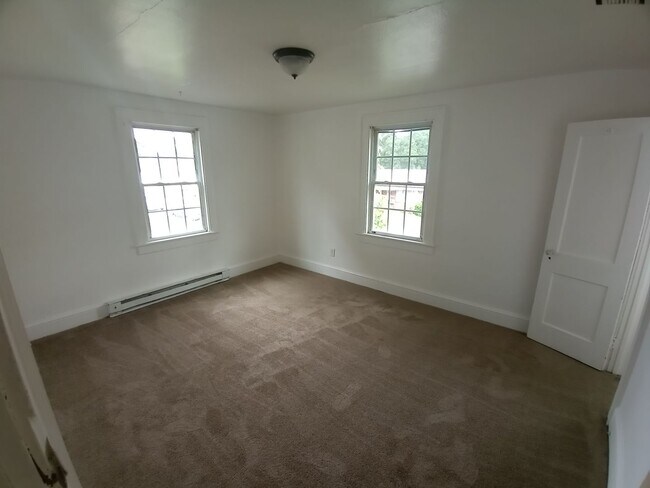Building Photo - 840 Orville Ave