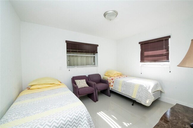 Building Photo - 3322 McKinley St