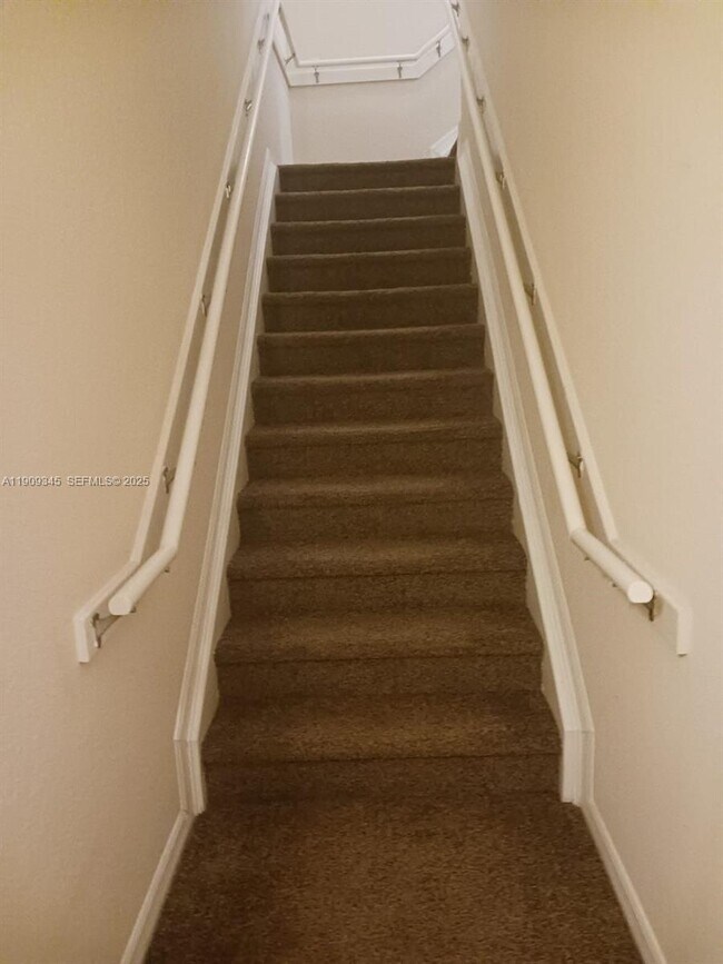 Building Photo - 102 Belmont Ln