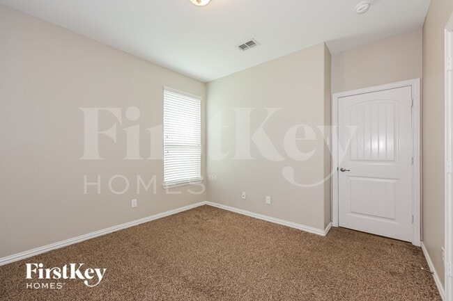 Building Photo - 3213 Charing Cross Rd