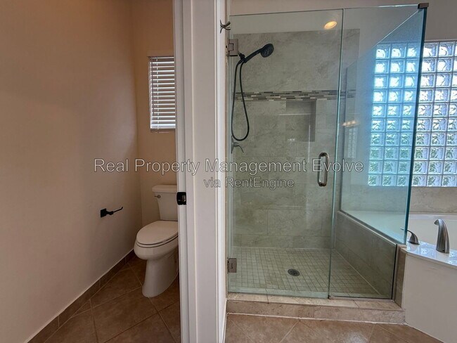 Building Photo - 1234 W Remington Dr