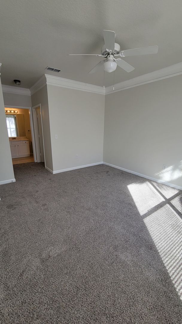 Building Photo - The Villas Condominiums  2/2 AVAILALBE NOW!