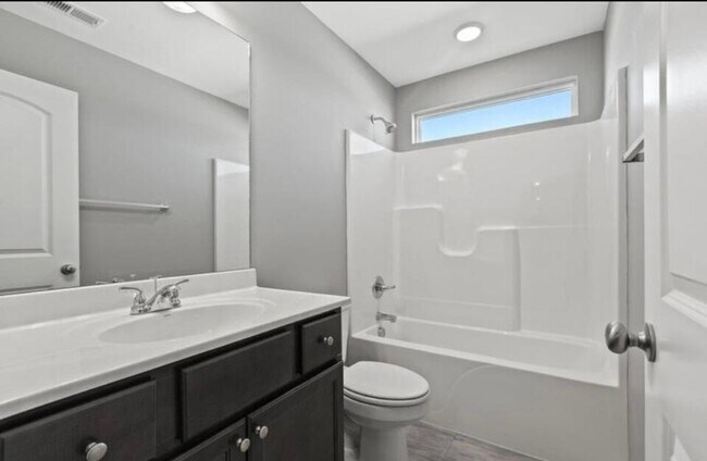 Building Photo - 301 Krauss Dr