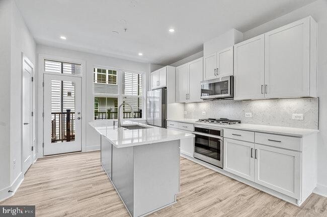 Building Photo - 11236 Bunsen St