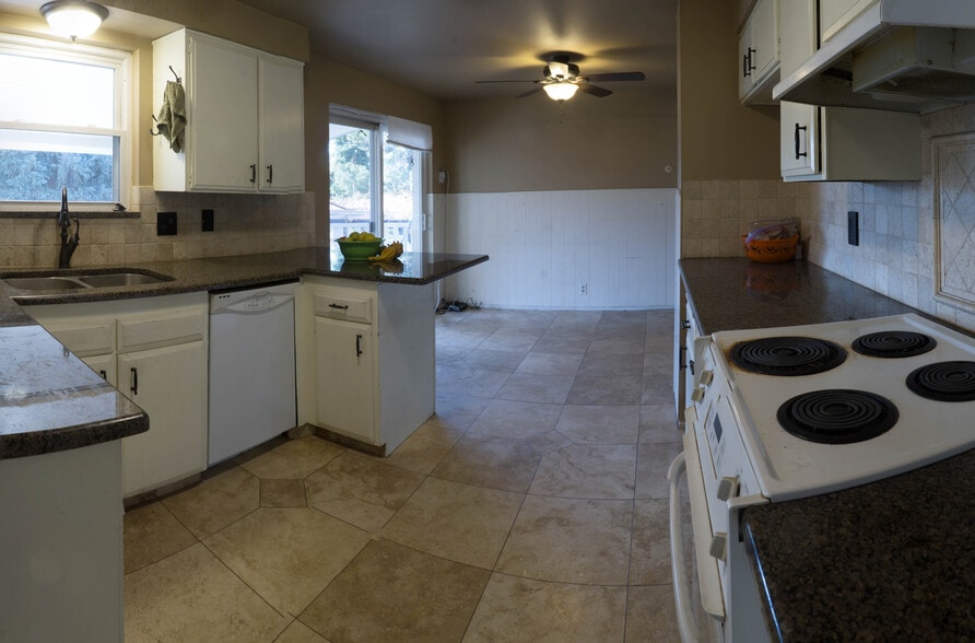 Kitchen - 730 East 2780 North