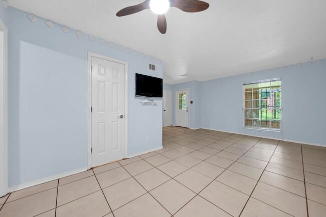 Building Photo - 3532 Spring Hill Ave