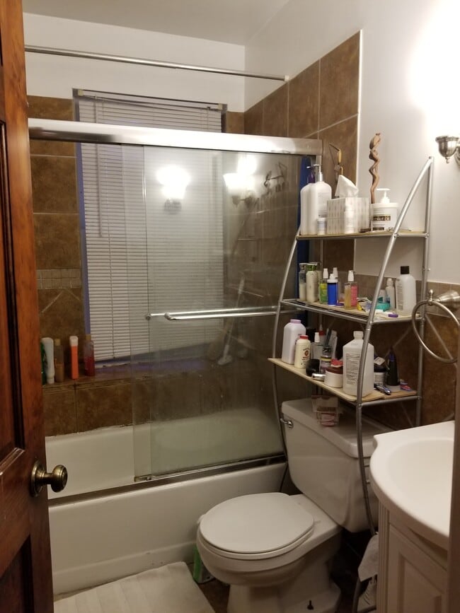 Building Photo - 1745 Kilbourne Pl NW