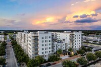 Building Photo - Juno Winter Park