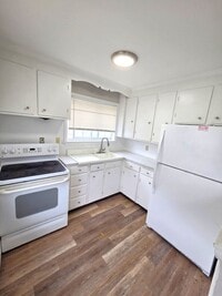 Building Photo - 535 Manville Rd