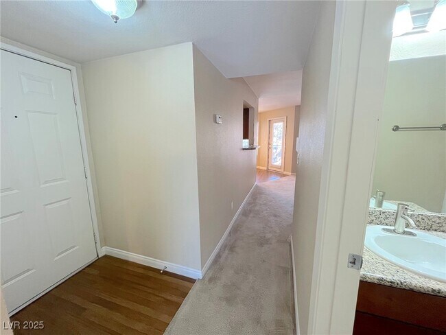 Building Photo - 2750 S Durango Dr