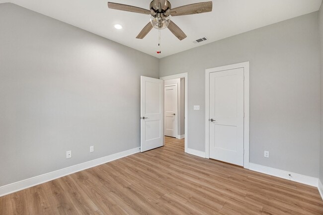 Building Photo - New construction 4 bedroom in Flint!