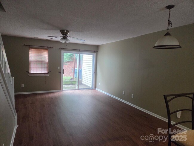 Building Photo - 118 Barnhardt Loop