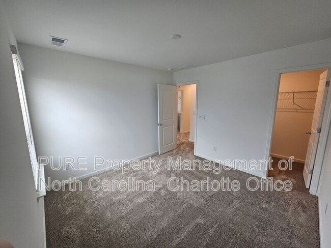 Building Photo - 14036 Penbury Ln