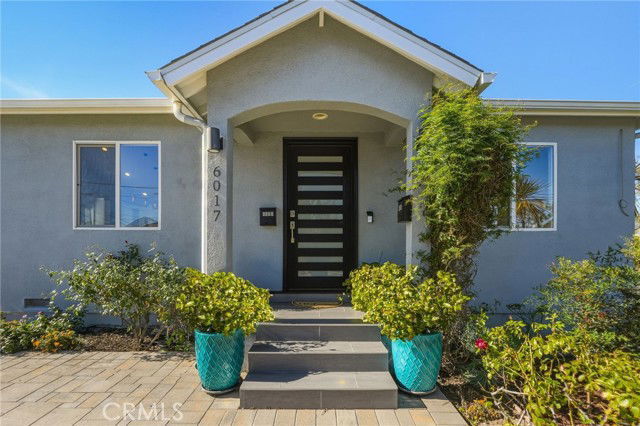 Building Photo - 6017 Encino Ave