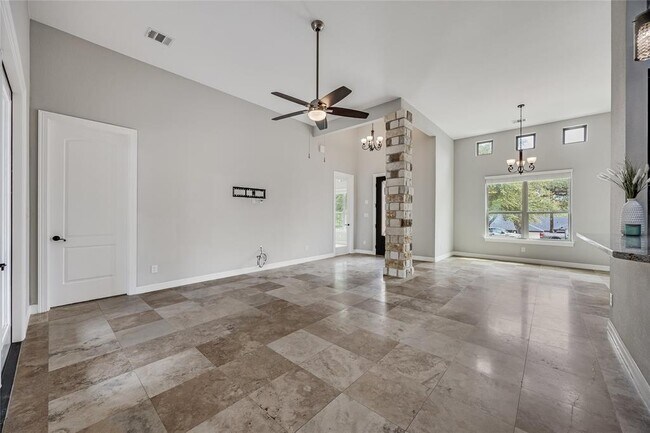 Building Photo - 21434 Lakefront Dr