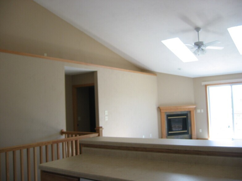 Building Photo - 605 Kramer Ln
