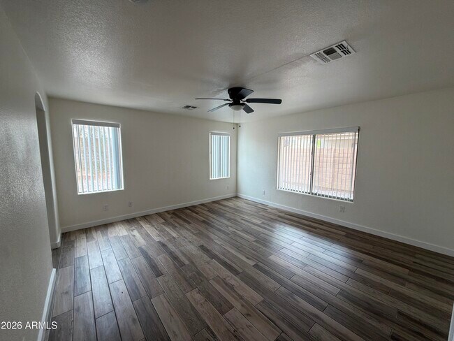 Building Photo - 12710 W Ash St