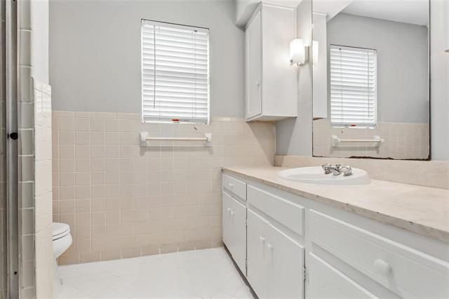 Building Photo - 6007 Sandhurst Ln