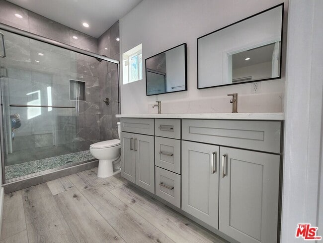 Building Photo - 11618 Balboa Blvd