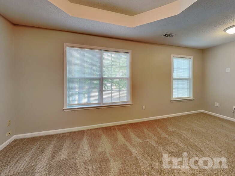 Building Photo - 153 Clear Brook Trail
