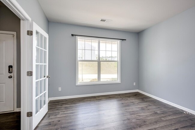 Building Photo - Beautiful 5 Bedroom Home For Rent