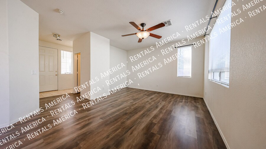 Building Photo - 1110 E Coppola St