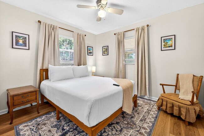 Building Photo - 11702 Moffat Ave