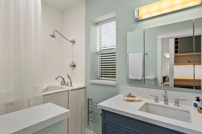 Building Photo - Newly-Built, Fully-Furnished ADU in Corona...